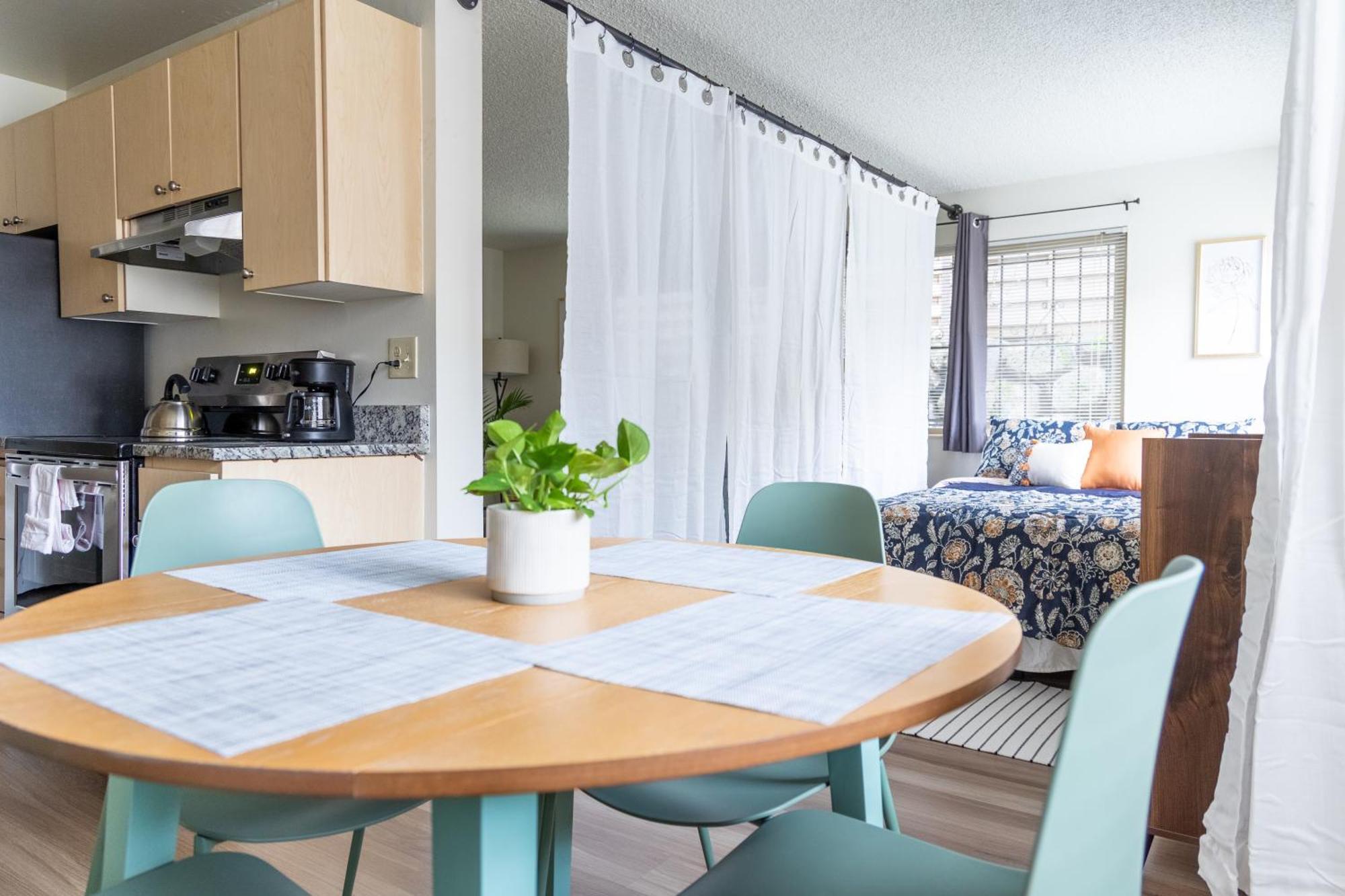 King Bed + Studio! Free Parking, Patio, Wfh Space! Сиэтл Экстерьер фото